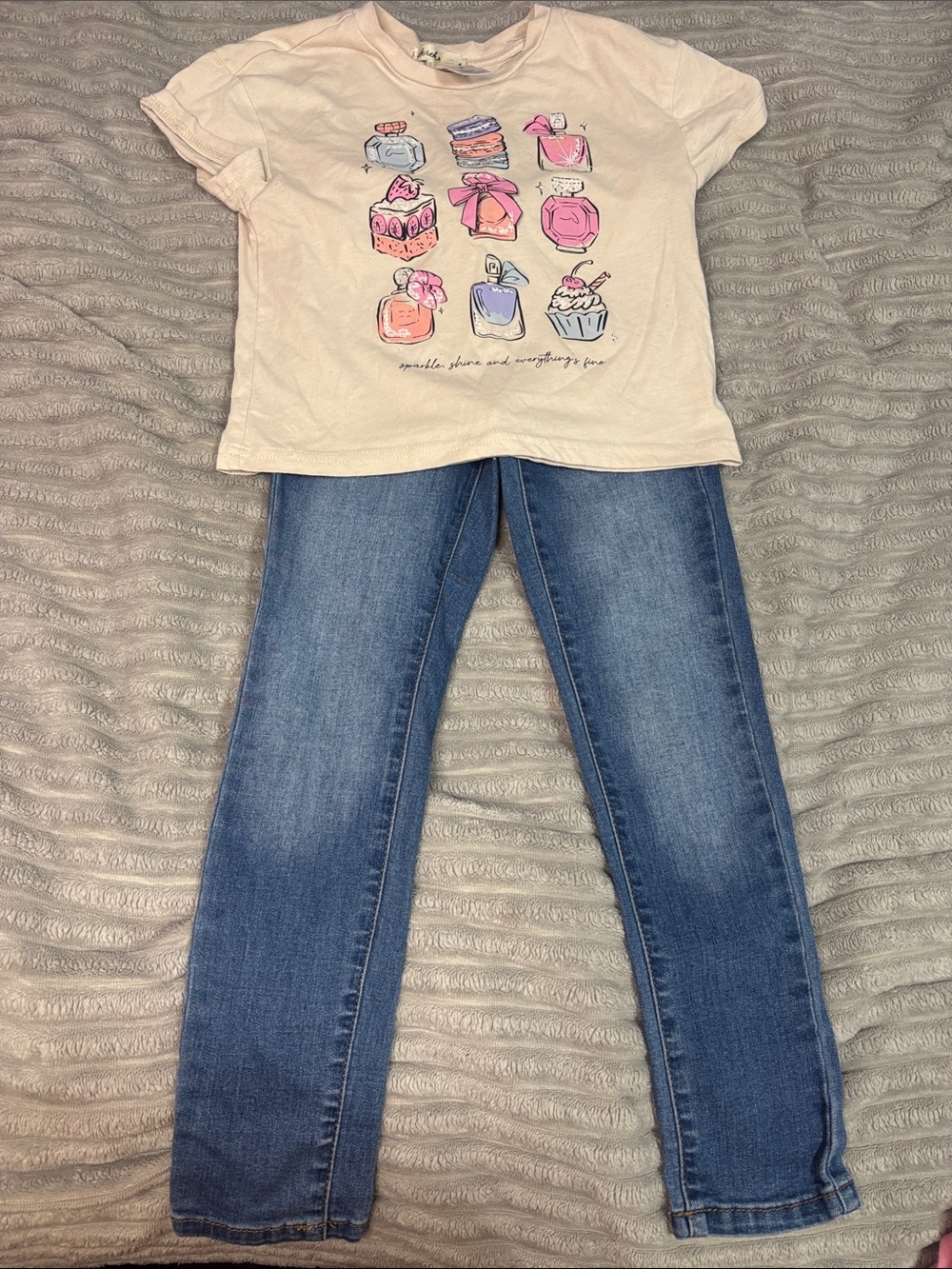 Cherokee Cream Graphic Tee with Blue Jeans Set